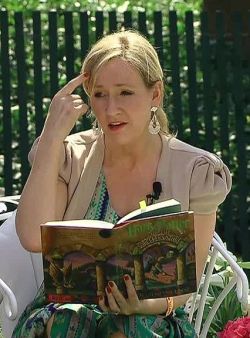 J. K. Rowling at the White House 2010-04-05 8 (cropped).jpg